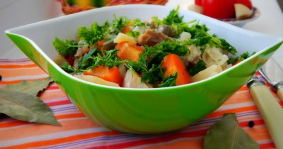 Тушеное мясо с картошкой и овощами в мультиварке