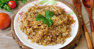 Гречневая каша с тушенкой