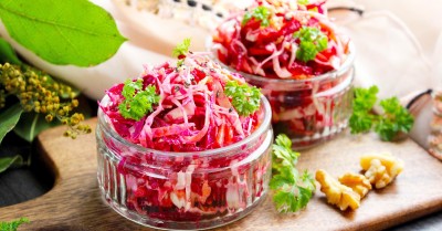 Салат Здоровье с морковью свеклой капустой и йогуртом