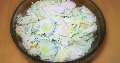 Салат из весенних овощей с яйцом и майонезом