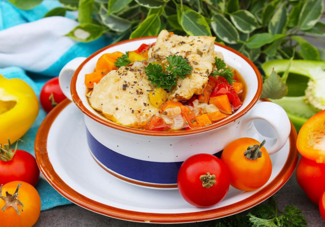 Тушеная курица с овощами в мультиварке