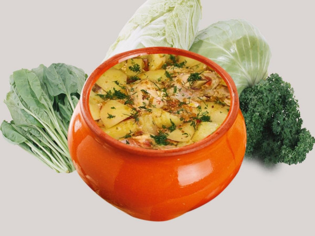 Белуга с картошкой запеченная в горшочках